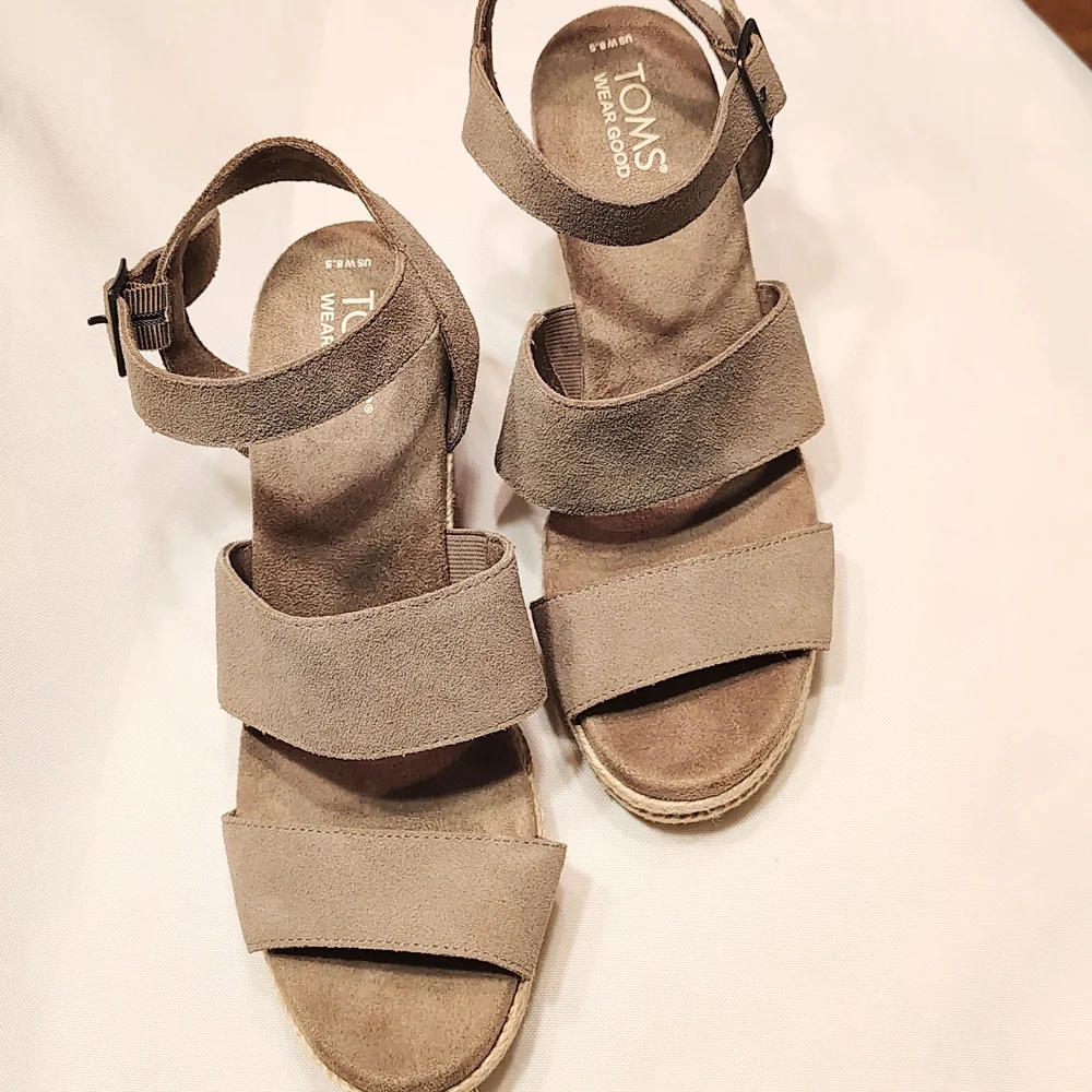 TOMS Women's Taupe Wedge Sandals